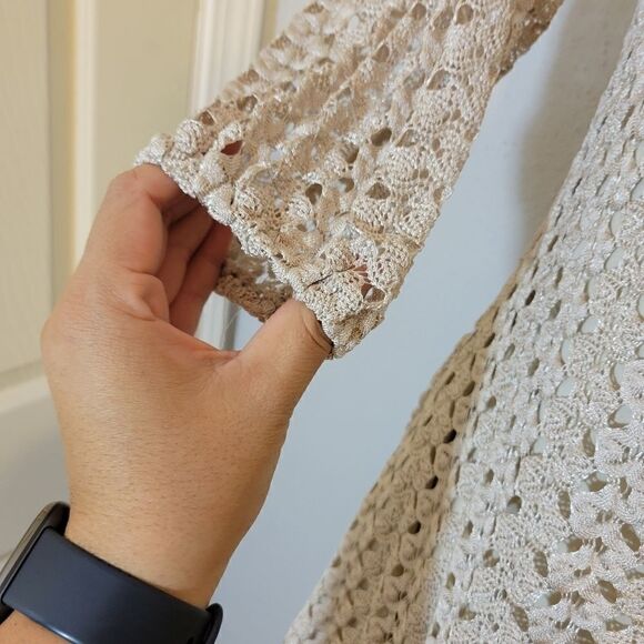 Dressbarn blouse  - Picture 2 of 8